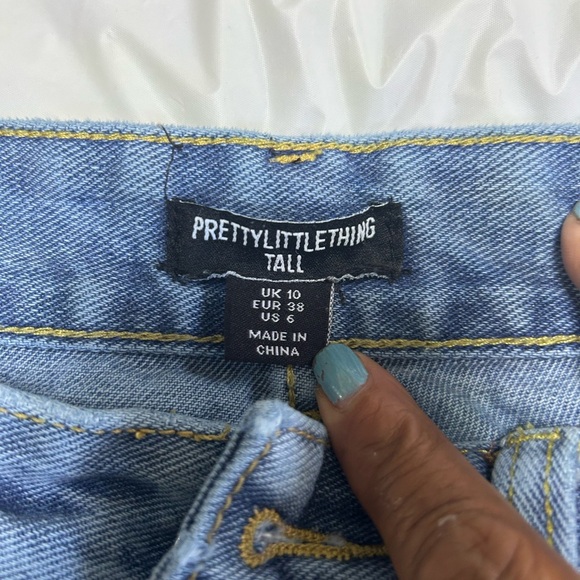 Pretty Little Thing denim distressed jeans with holes, size 10 Tall - Picture 4 of 5